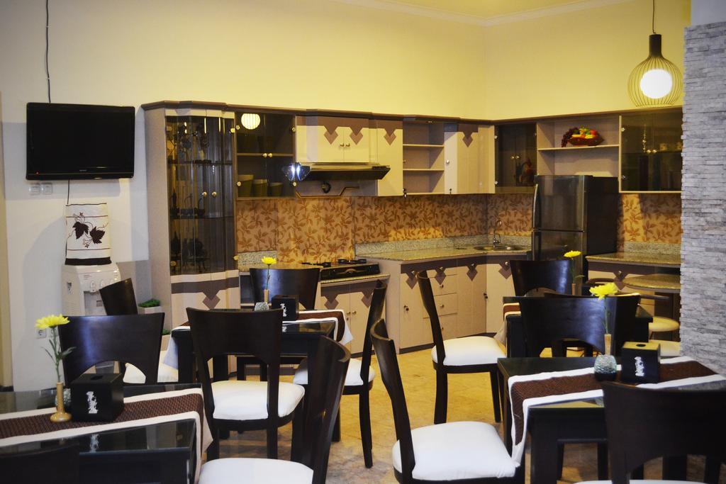 Srikandi Guesthouse Маланг Экстерьер фото